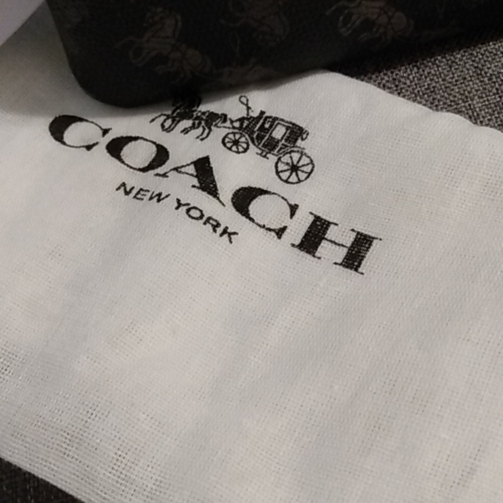 NWT Coach Corner Zip Wristlet W/Horse And Carriage Print - Picture 4 of 7